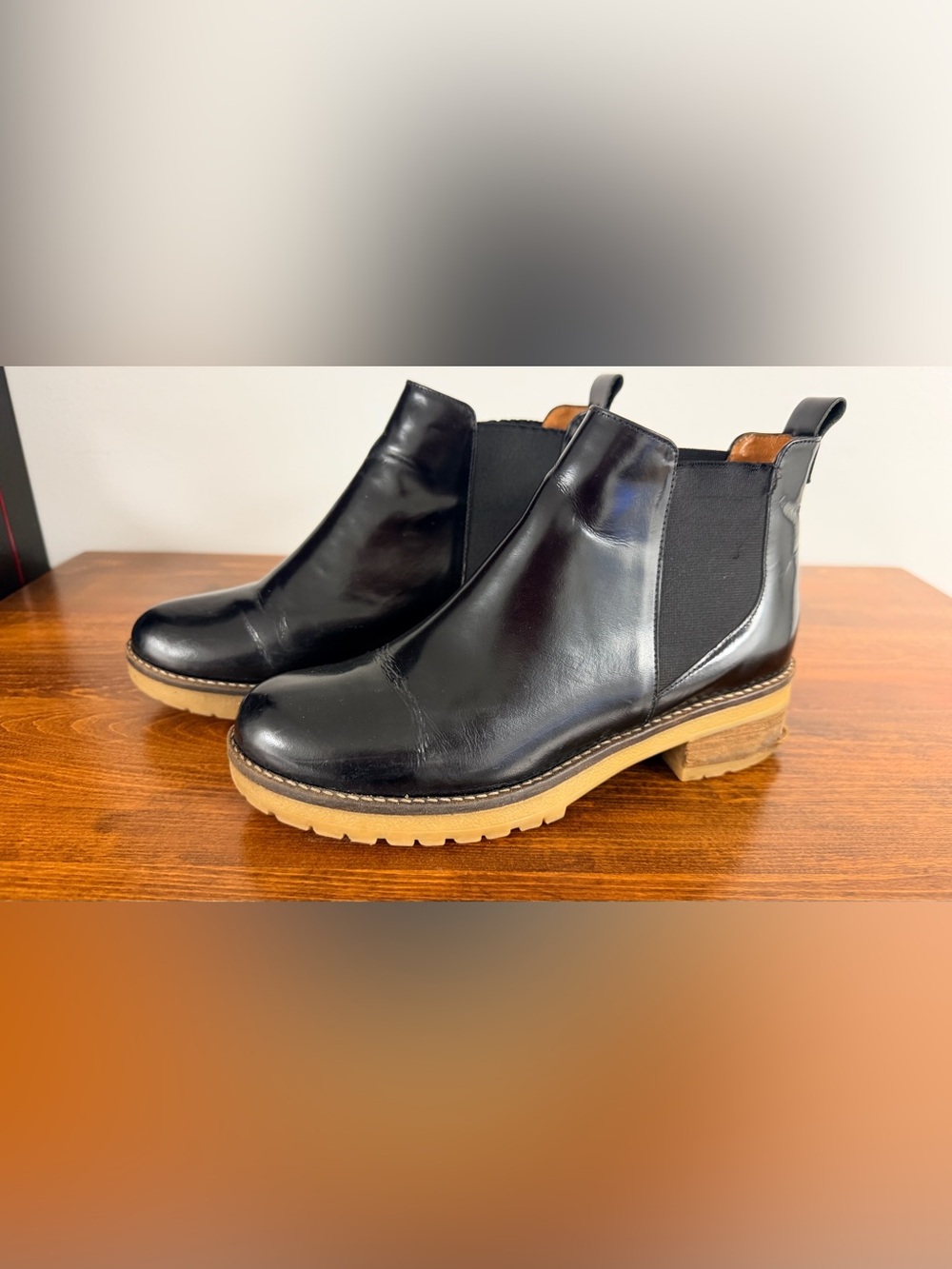 Sessùn Black Leather Chelsea Boots with Contrasting Lug Sole - Made in Portugal